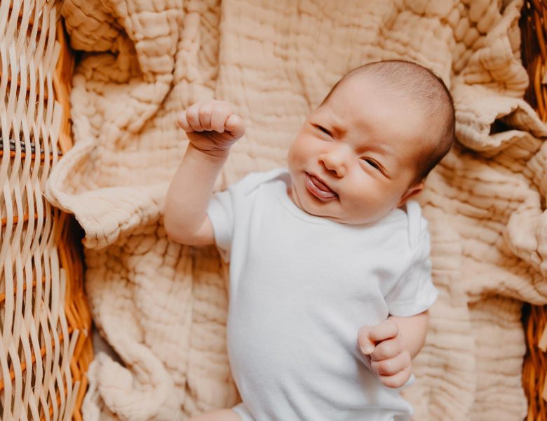 Il segreto del latte: quanto deve bere un neonato di 4 mesi per crescere sano e felice